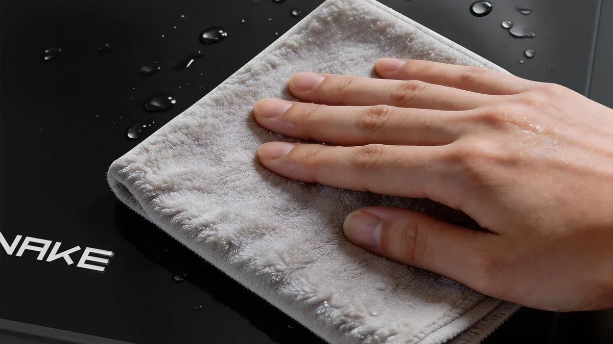 Hand wiping waterproof Mambasnake glass mouse pad with microfiber cloth